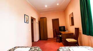 Гостиница Абрамцево Хотьково Двухместный номер с 2 отдельными кроватями и ванной комнатой-15