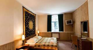Гостиница Абрамцево Хотьково Стандартный двухместный номер с 1 кроватью или 2 отдельными кроватями-9