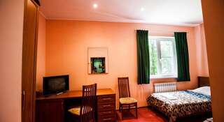 Гостиница Абрамцево Хотьково Двухместный номер с 2 отдельными кроватями и ванной комнатой-13
